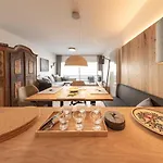 Alpenblick Apartamento *